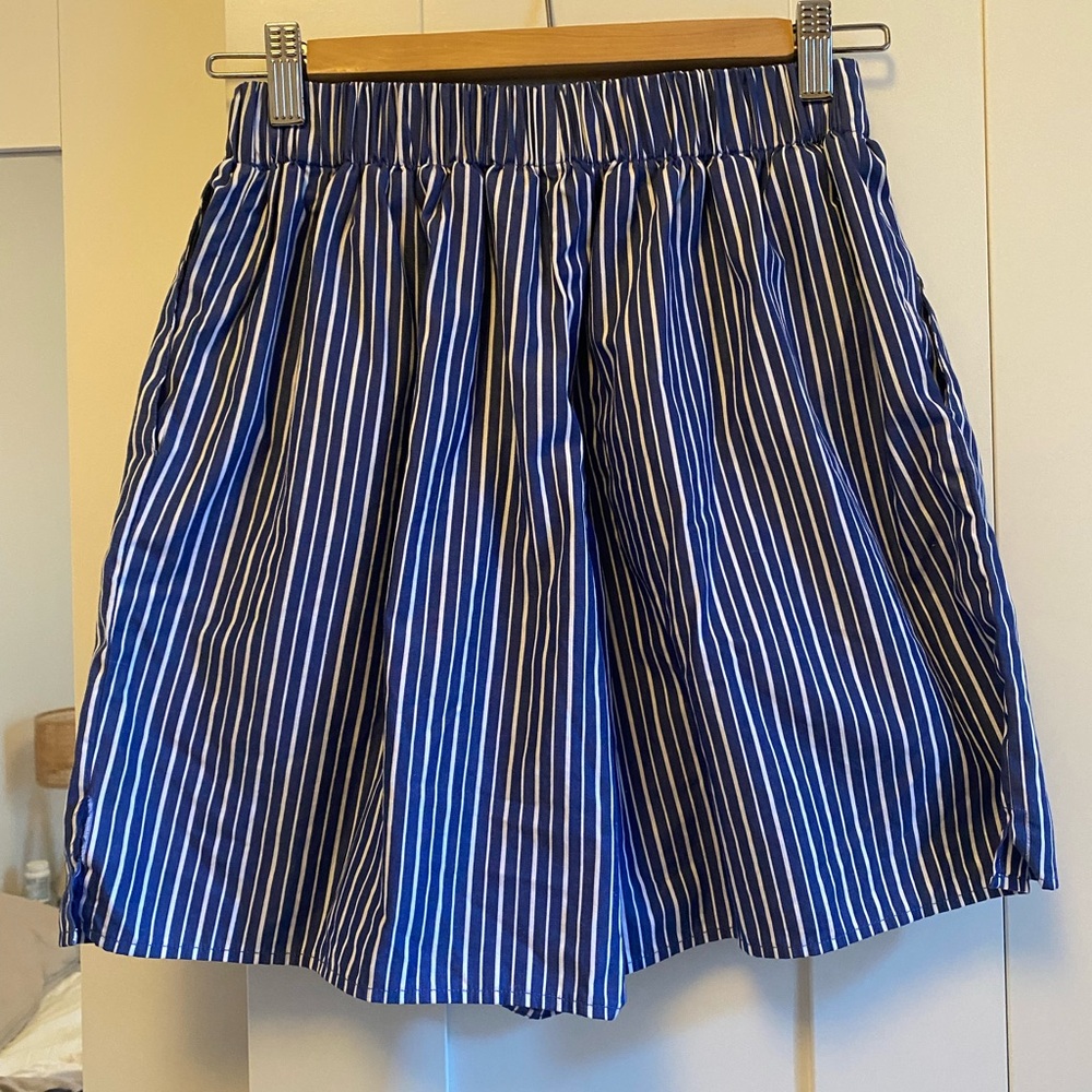 The Frankie Shop Blue and White Striped Shorts - Picture 3 of 4